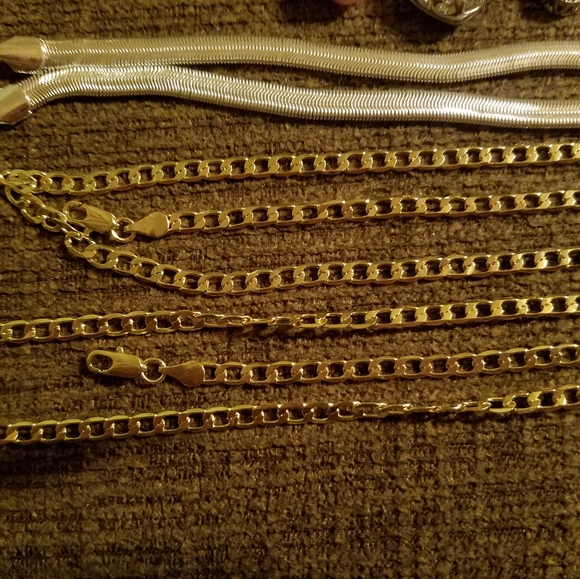 Necklaces - Picture 3 of 8